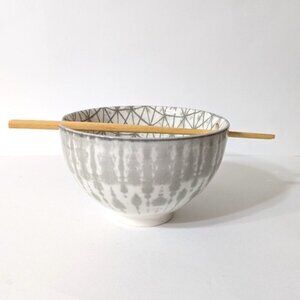 New Signature Tie Dye Gray Stoneware Ceramic 22 Oz Noodle Bowl with Chopsticks